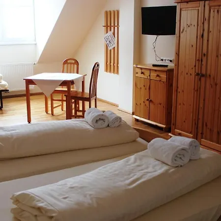 Zum Goldenen Roessl Hotel 3*