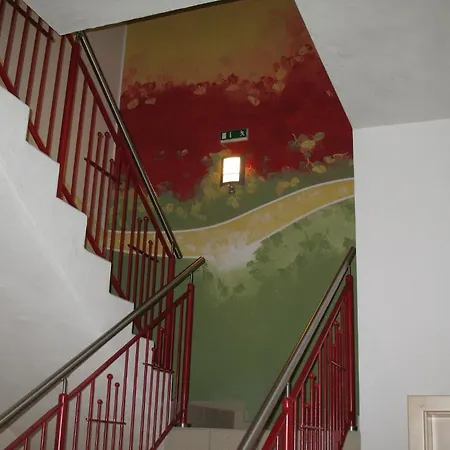 Zum Goldenen Roessl Hotel